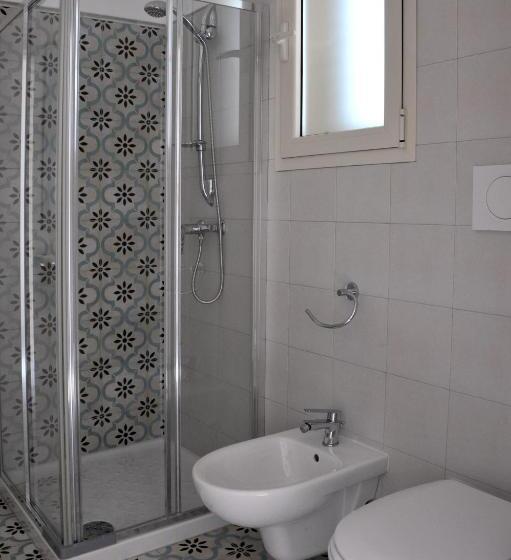 Deluxe Szoba, La Limini