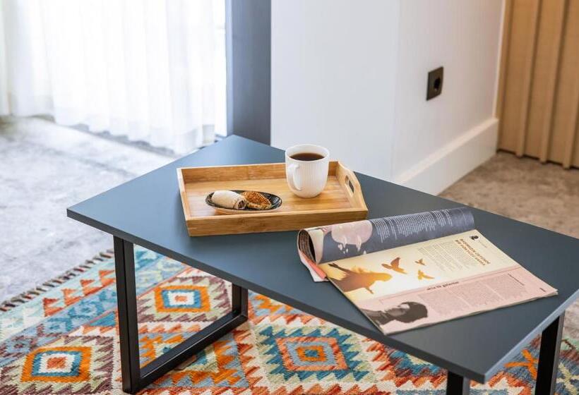 オーシャンビューデラックススイート, Sole Vista Homes