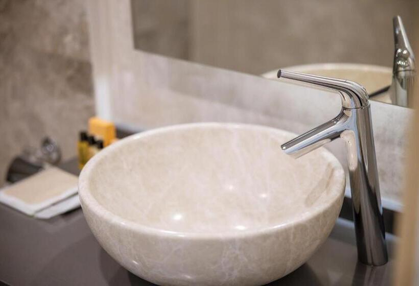 סוויטה דלוקס, Sole Vista Homes