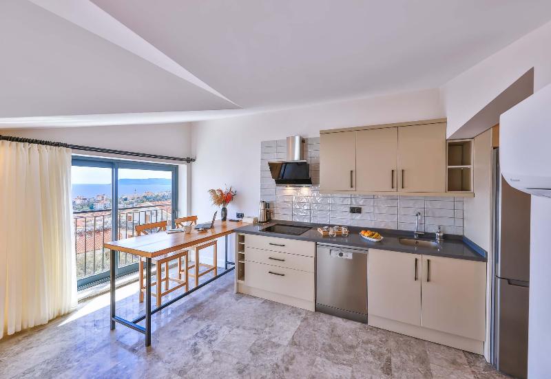 オーシャンビュースイート, Sole Vista Homes