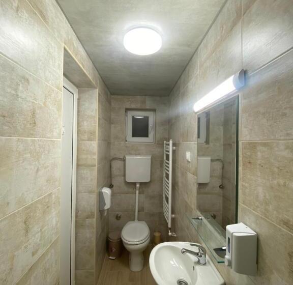 اتاق استاندارد چهار تخته, Villa Klara