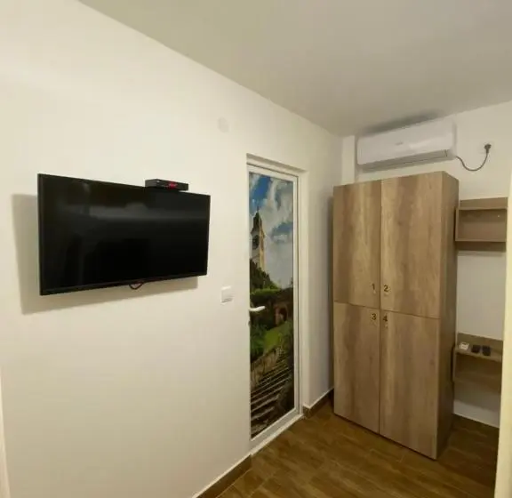 اتاق استاندارد چهار تخته, Villa Klara