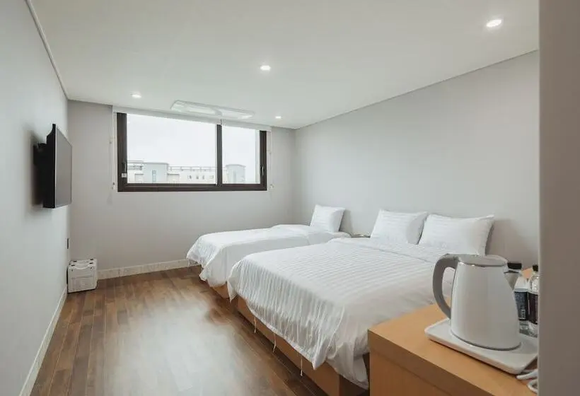 اتاق لوکس, Aroomi Hotel Hyupjae