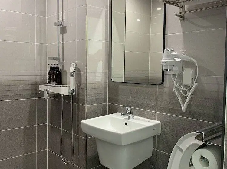 اتاق خانوادگی, Aroomi Hotel Hyupjae