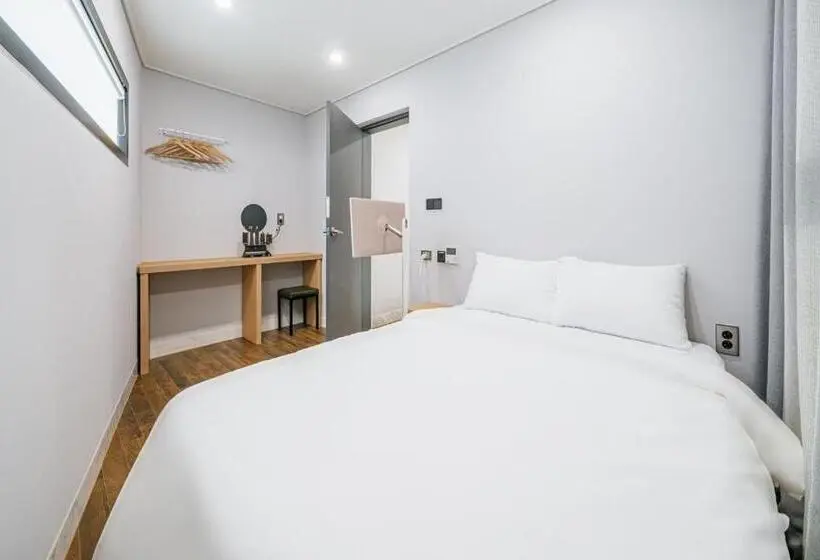 سوییت خانوادگی, Aroomi Hotel Hyupjae