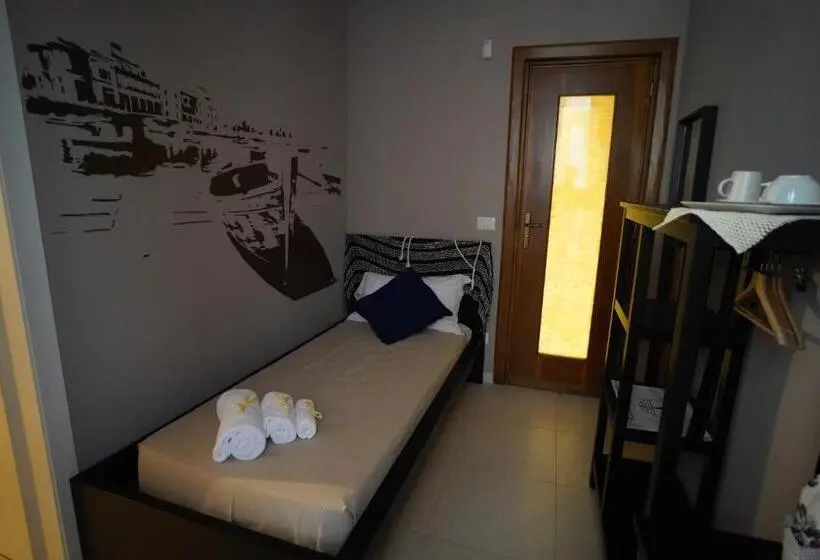 اتاق استاندارد یک نفره, Bari Antica Boutique B&b