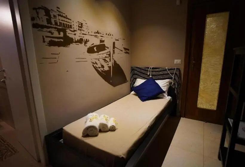 اتاق استاندارد یک نفره, Bari Antica Boutique B&b
