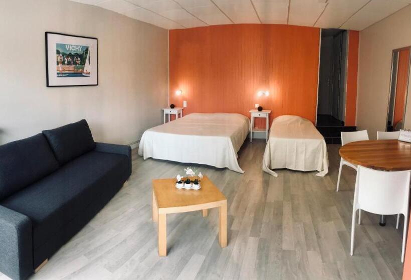 غرفة عائلية, Le Clos Fleuri   Maison Vigier