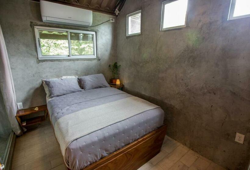 חדר סטנדרט נוף לגינה, Breathe Healing & Wellness