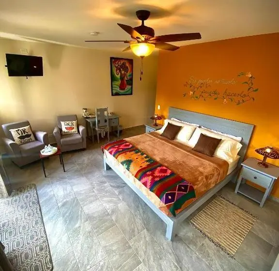 اتاق لوکس با تخت بزرگ, Inn The Coffeepot   Boutique