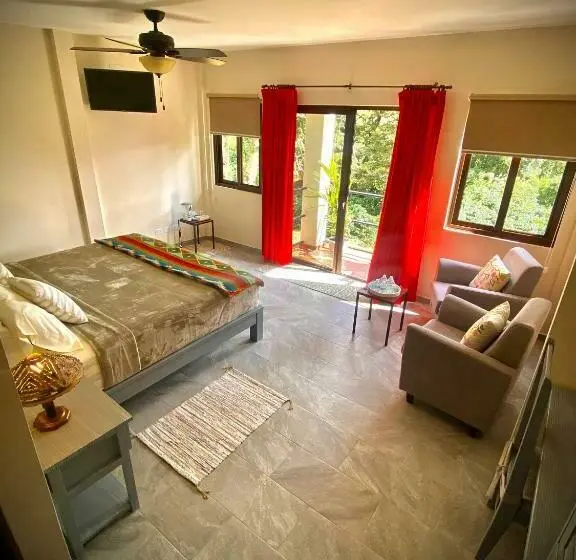 اتاق لوکس با تخت بزرگ, Inn The Coffeepot   Boutique