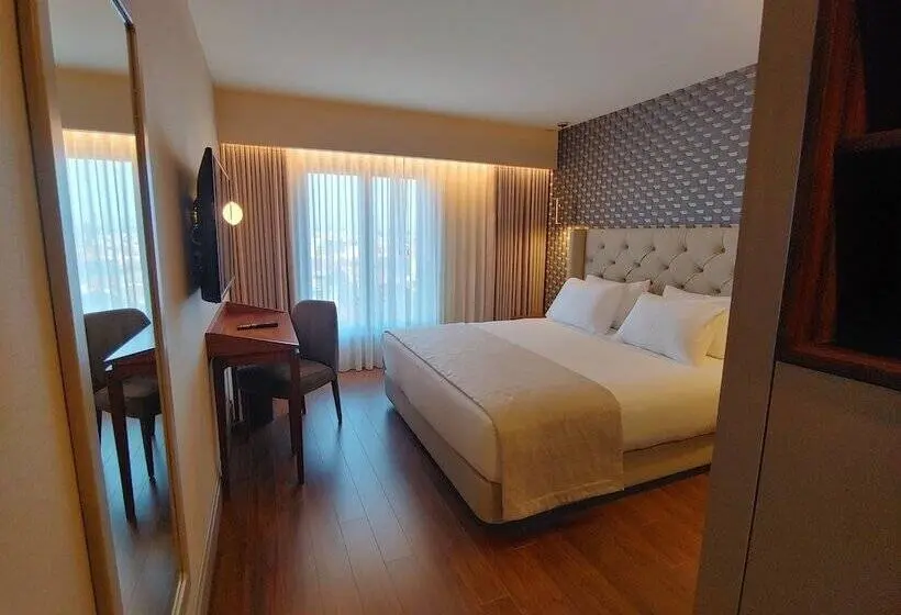 اتاق لوکس, Oca Oriental Porto