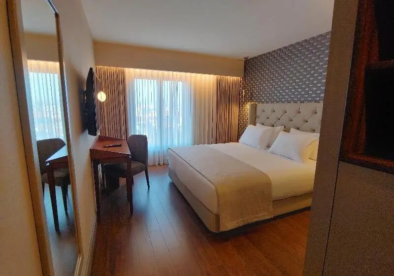 اتاق لوکس, Oca Oriental Porto