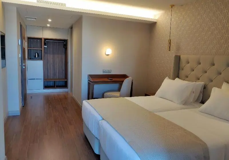 اتاق لوکس, Oca Oriental Porto