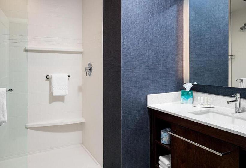 מיטת קינג בסוויטה, Residence Inn By Marriott Jackson Airport, Pearl