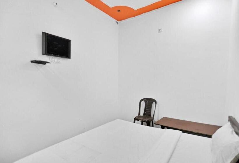 חדר סטנדרט לשלושה, Spot On Shashank Plaza