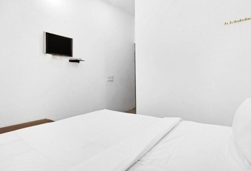 3-Bett-Standardzimmer, Spot On Shashank Plaza