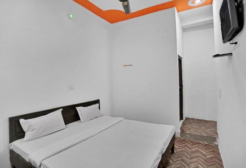 חדר סטנדרט לשלושה, Spot On Shashank Plaza