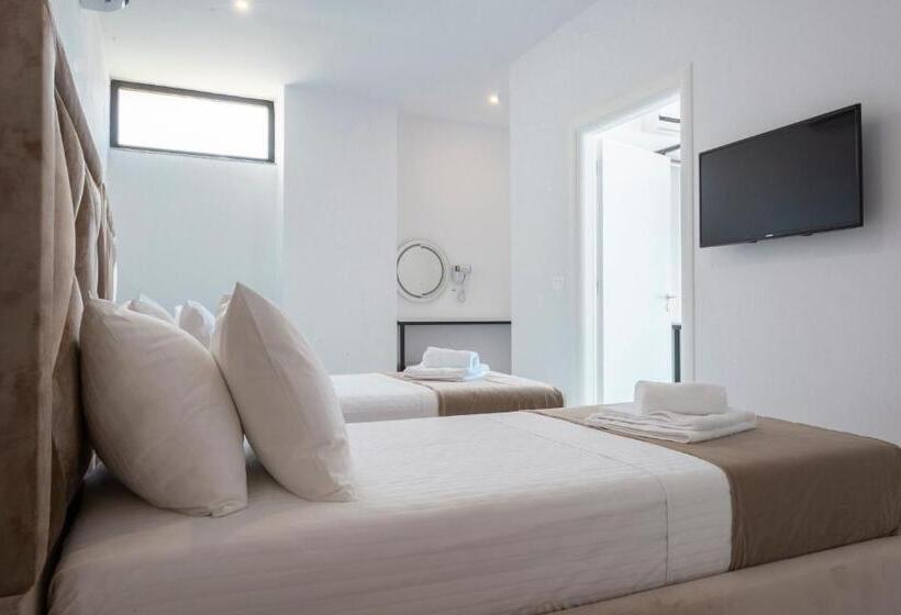 סוויטה משפחתית, Wait  N Sea