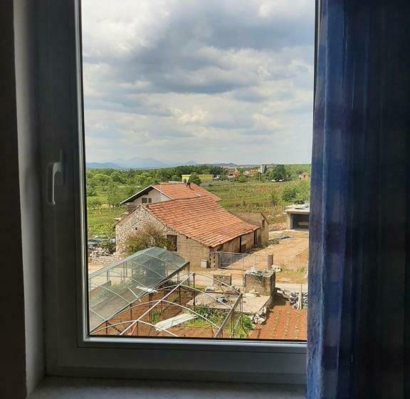 اتاق استاندارد, Anđela