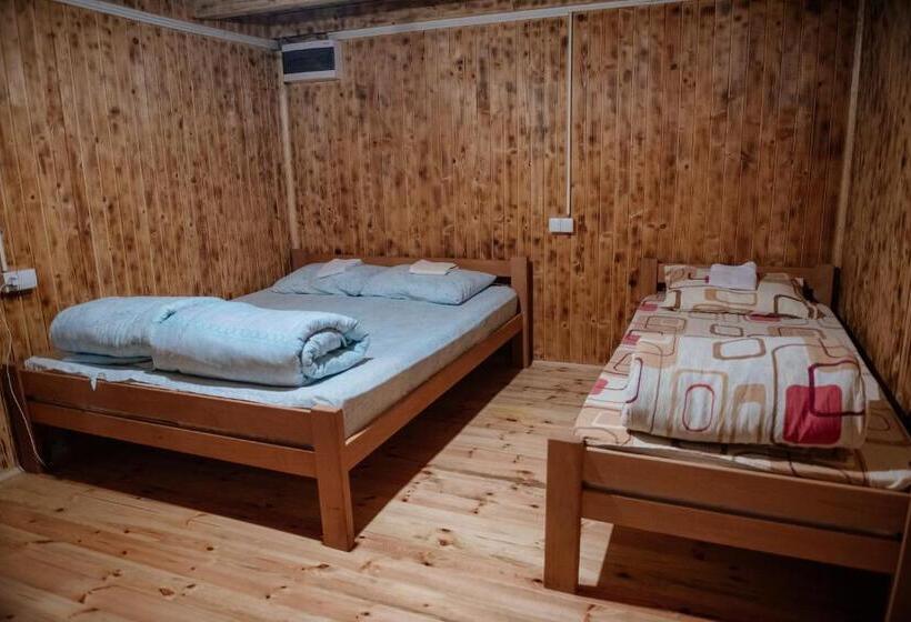 اتاق استاندارد چهار تخته, Komovi Kobil Do Guesthouse