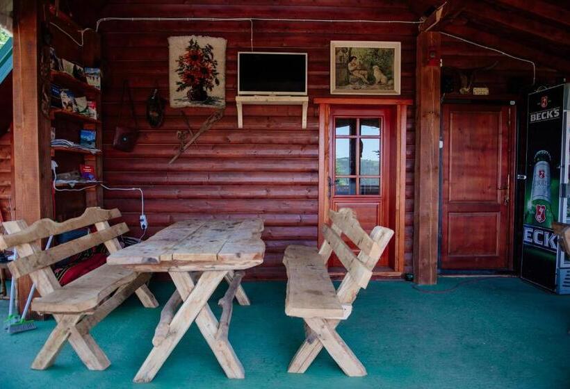 اتاق استاندارد چهار تخته, Komovi Kobil Do Guesthouse