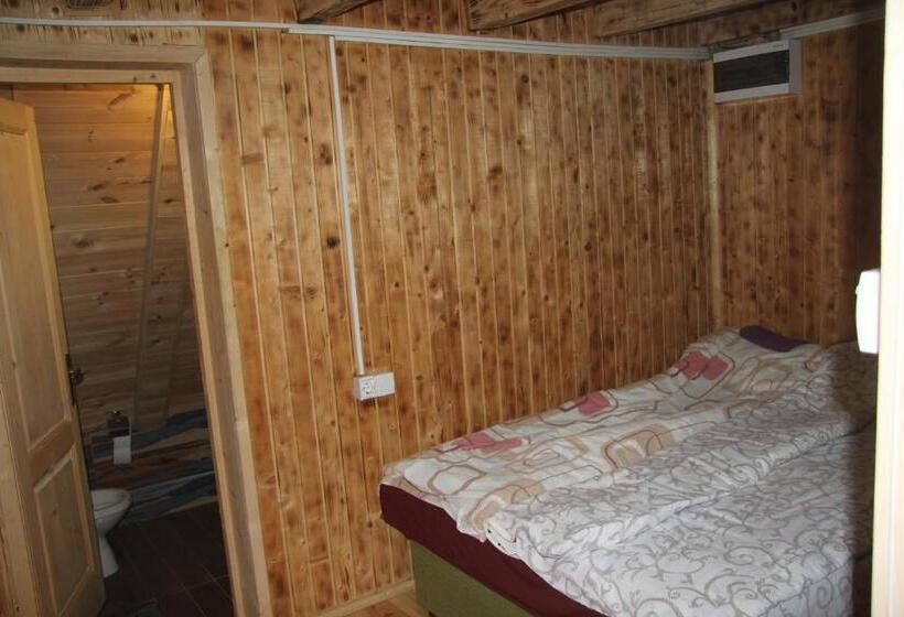 اتاق استاندارد چهار تخته, Komovi Kobil Do Guesthouse