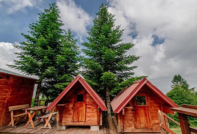 بانگلوی استاندارد, Komovi Kobil Do Guesthouse