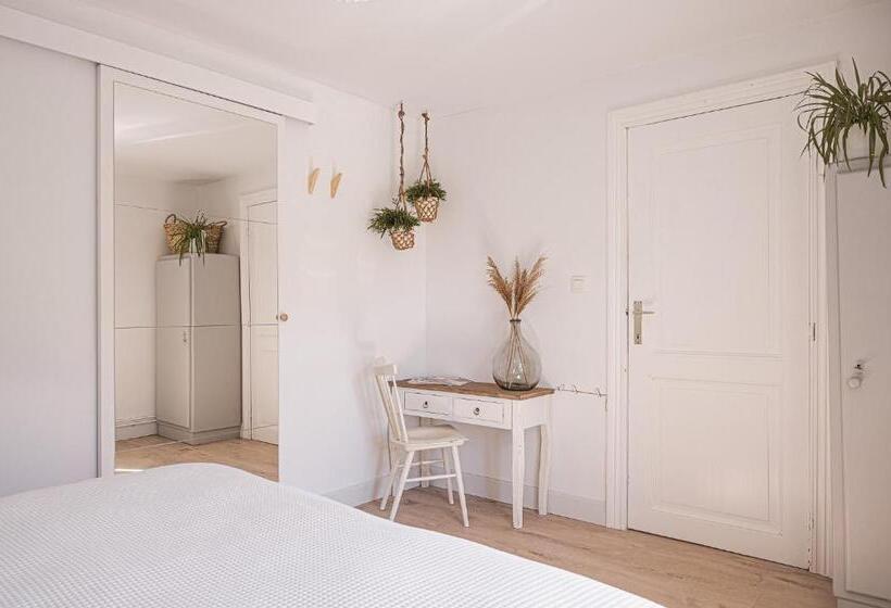 이코노미 룸, Cent Trente