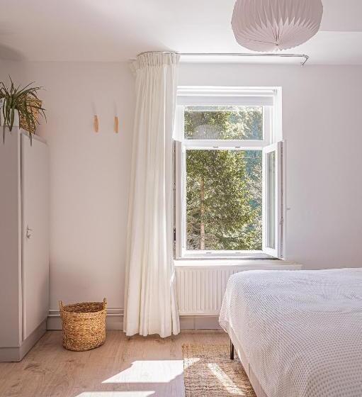 이코노미 룸, Cent Trente