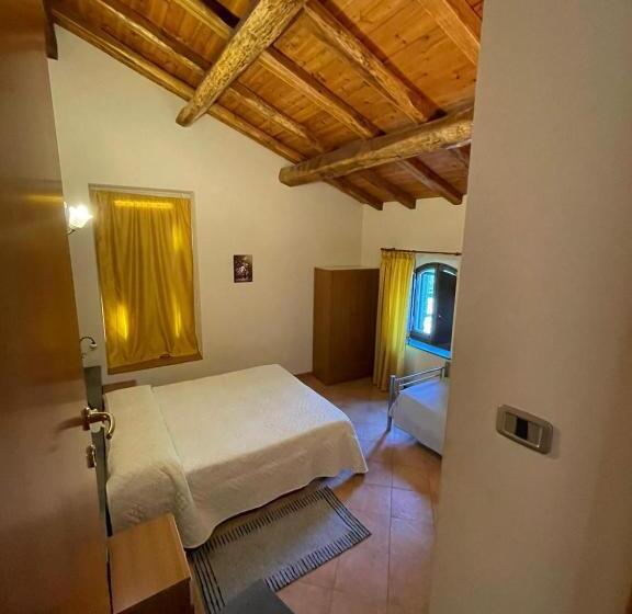 标准三人间, Il Noceto Dell'etna