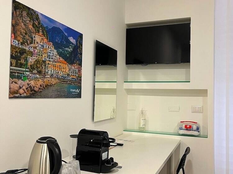 غرفة قياسية رباعية, Pompei Art