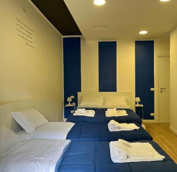 Quarto Quadruple Standart com Varanda, Pompei Art