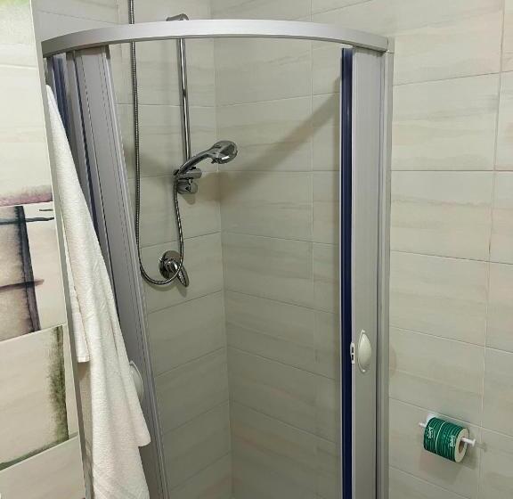 חדר בסיסי לשלושה, Pompei Art