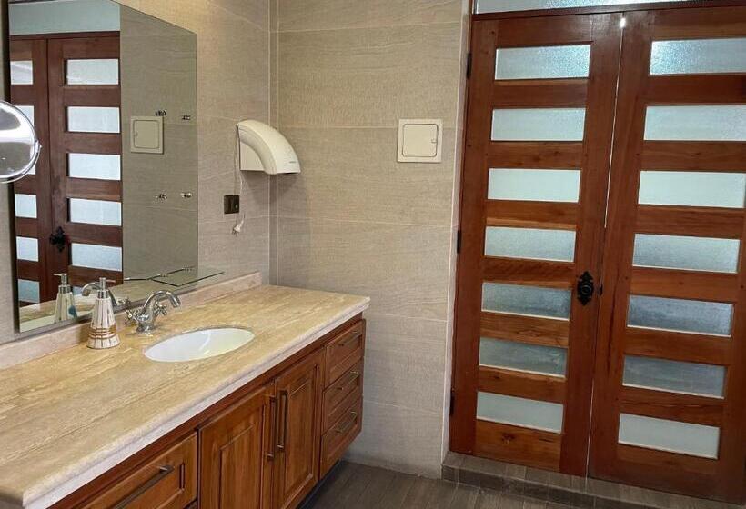 اتاق لوکس, Residencial Astorga