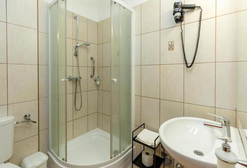 １ベッドルームのデラックスアパートメント, Servita Udvarház Eger