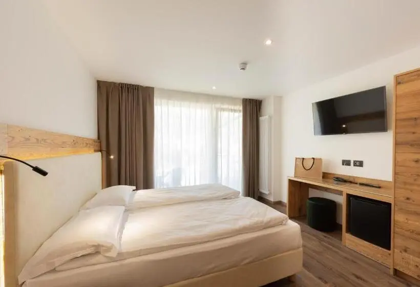 Standard-huone, Active Alm