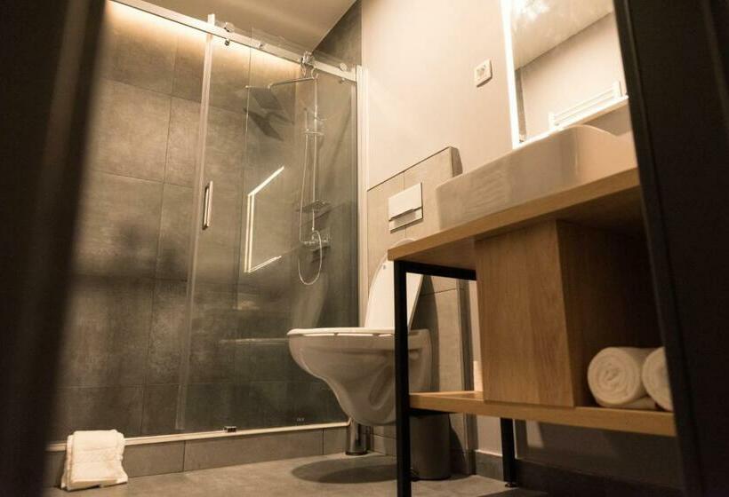 חדר סופריור, Joyme