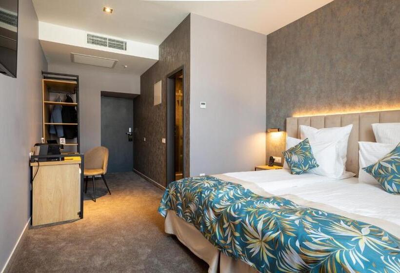 חדר סופריור, Joyme