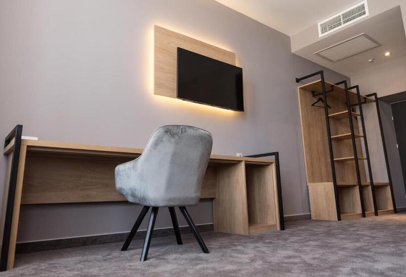 חדר דלוקס, Joyme