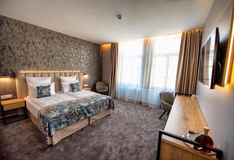 חדר דלוקס, Joyme