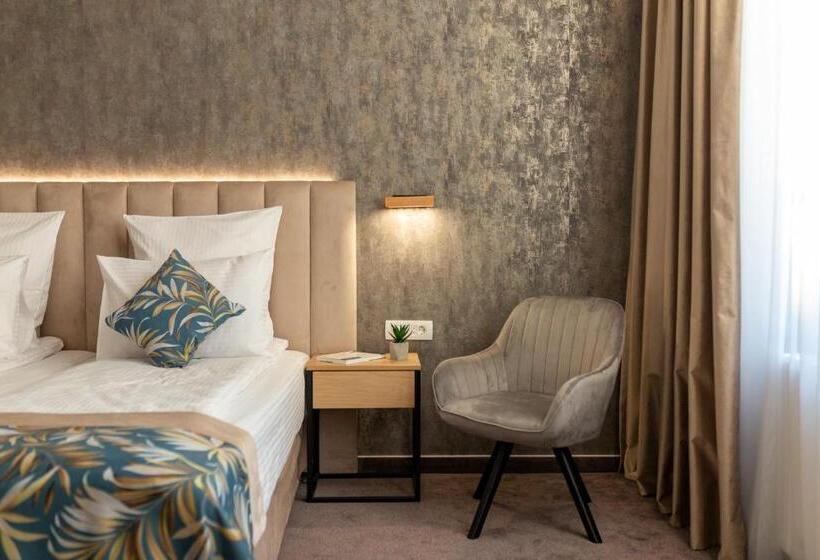 חדר דלוקס, Joyme