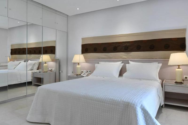 اتاق لوکس با چشم‌انداز دریا, Livvo Lumm