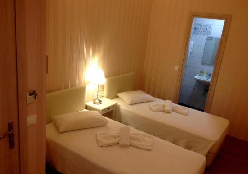 اتاق سوپریور, Livvo Lumm