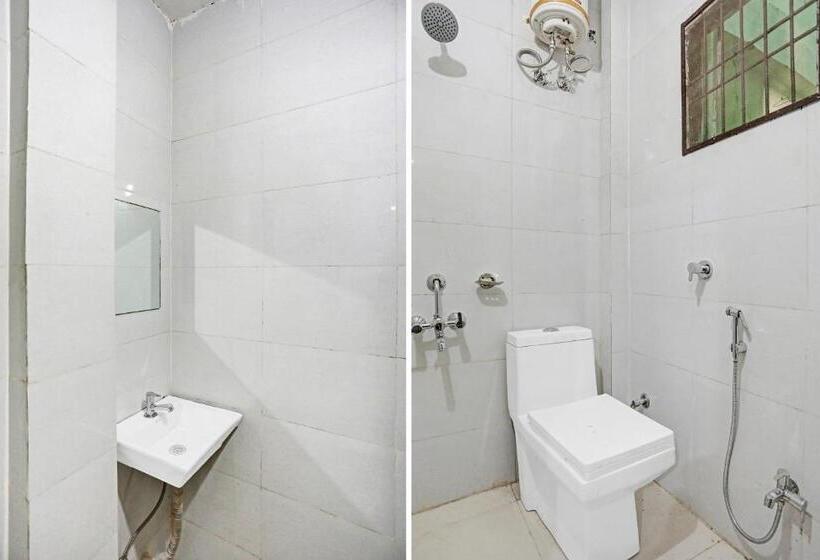 Classic Kolmen Hengen Huone, Oyo 81244 Forty Three Mainvue