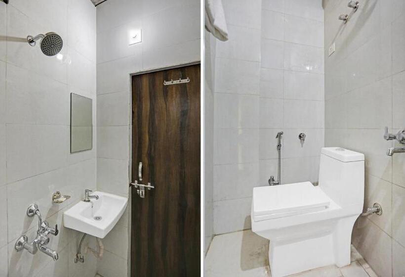 Classic Kolmen Hengen Huone, Oyo 81244 Forty Three Mainvue