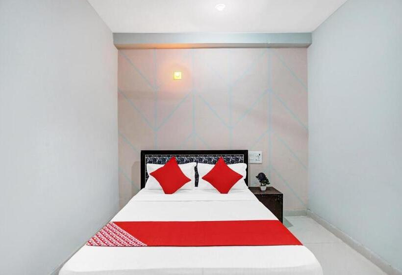 Habitació Triple Clàssica, Oyo 81244 Forty Three Mainvue