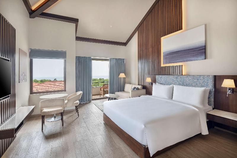 Номер Superior Вид на Море, Radisson Blu Resort Visakhapatnam