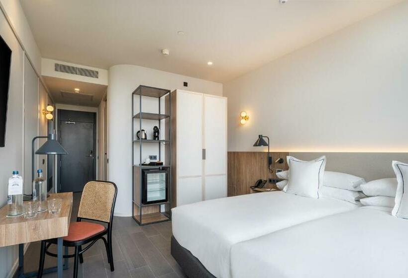 اتاق سوپریور, Livvo Lumm