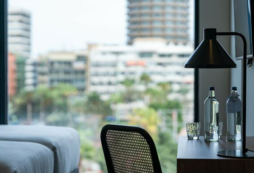 اتاق سوپریور, Livvo Lumm